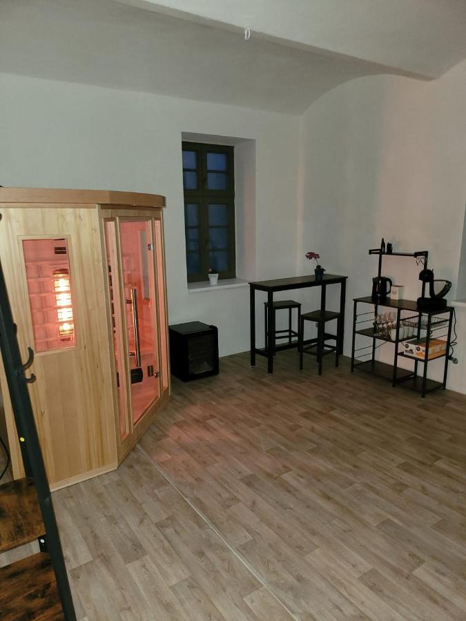 Chateau Moravany - Apartmany, Teepee A Wellness Ronow an der Doubrava المظهر الخارجي الصورة
