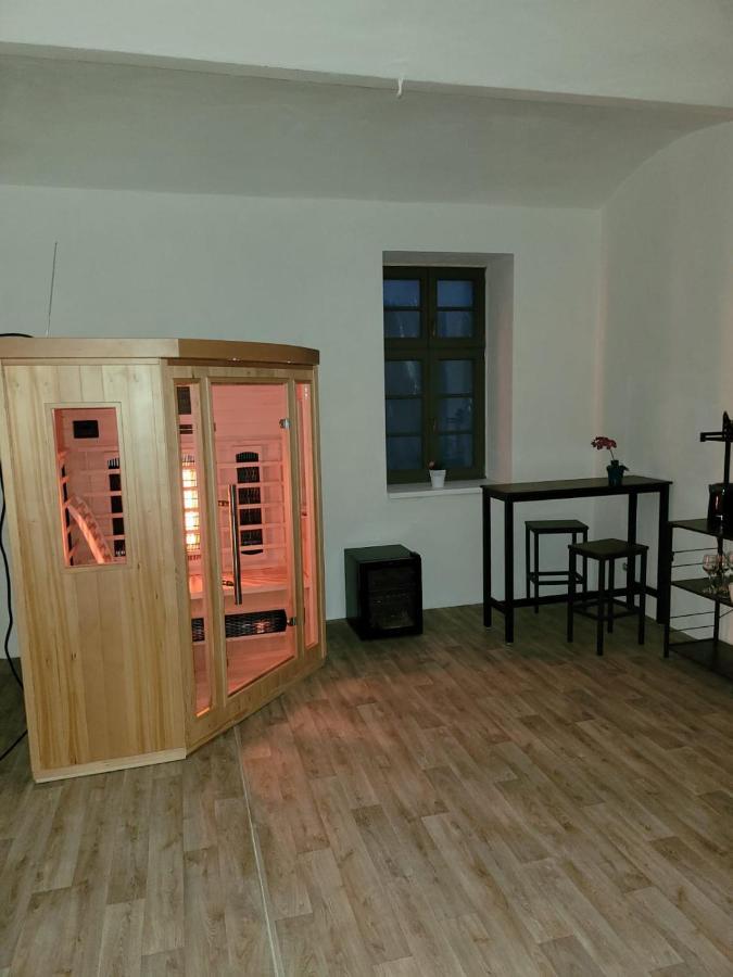 Chateau Moravany - Apartmany, Teepee A Wellness Ronow an der Doubrava المظهر الخارجي الصورة