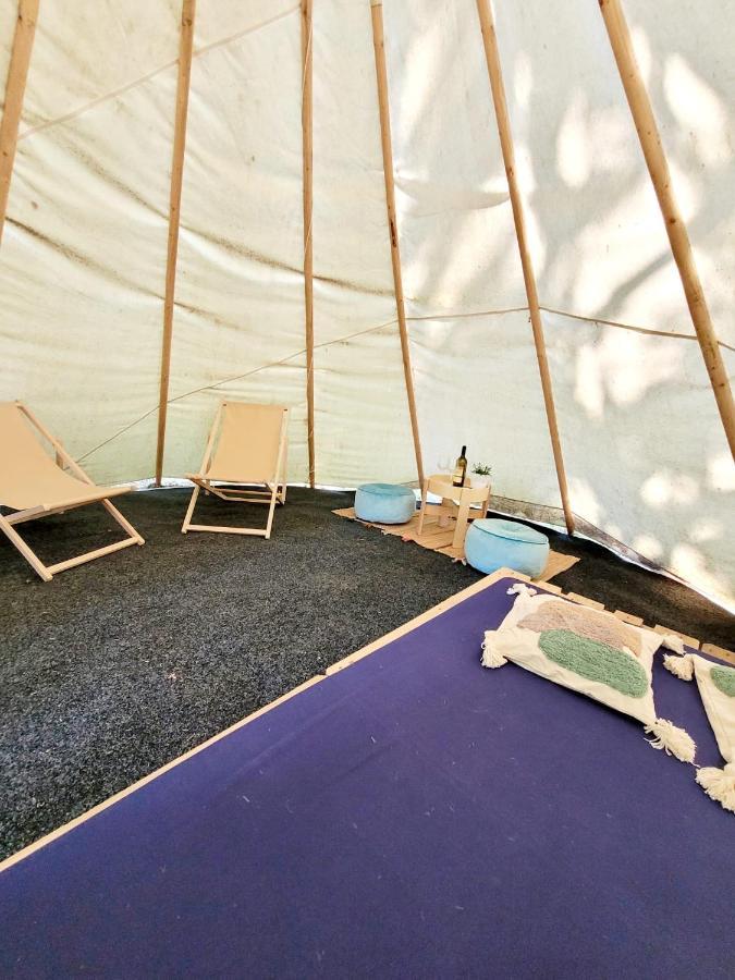 Chateau Moravany - Apartmany, Teepee A Wellness Ronow an der Doubrava المظهر الخارجي الصورة